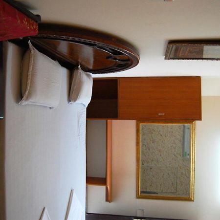 Sai Home Stay Bed & Breakfast- Near Tajmahal Agra  Kültér fotó