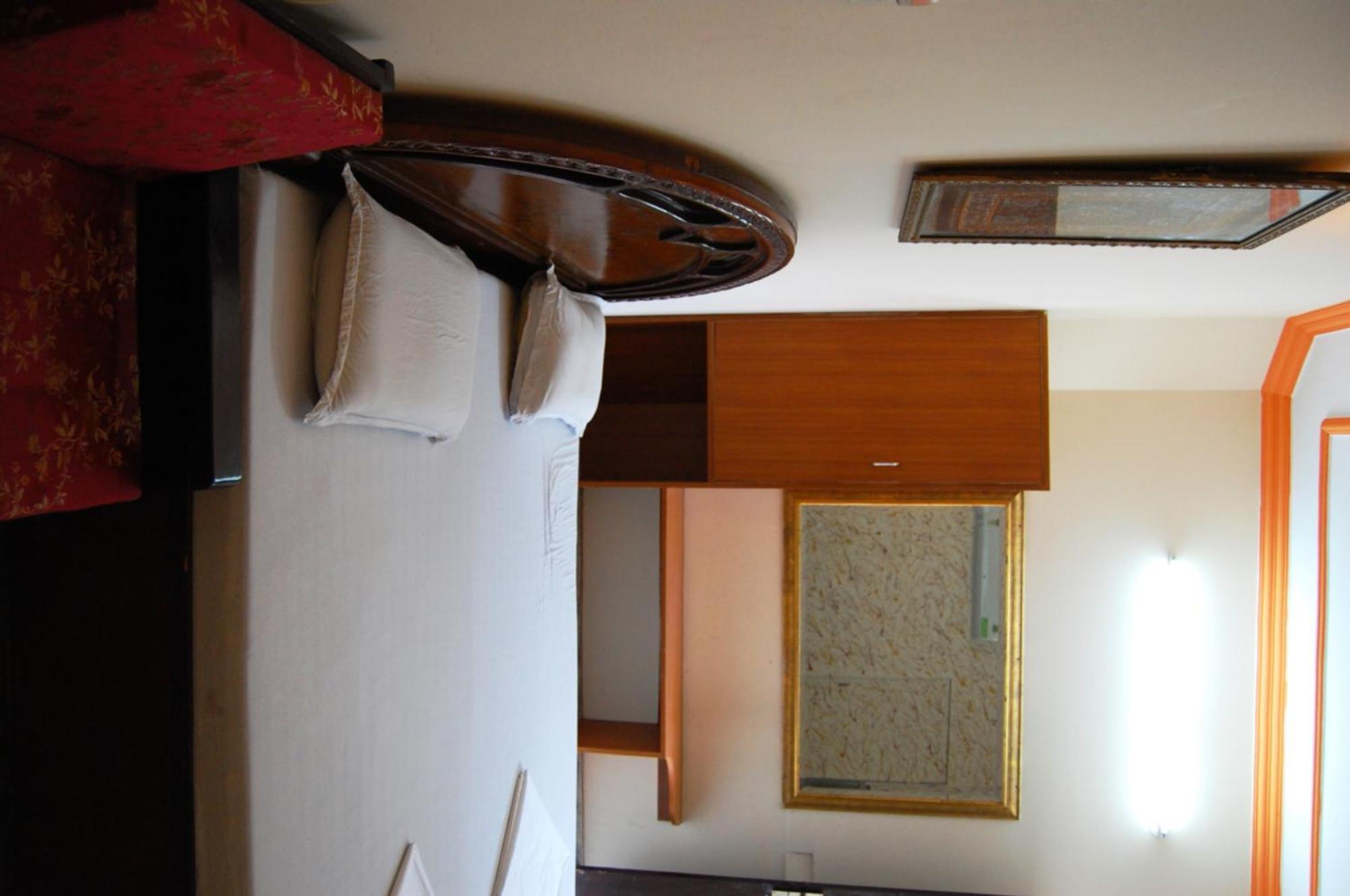 Sai Home Stay Bed & Breakfast- Near Tajmahal Agra  Kültér fotó